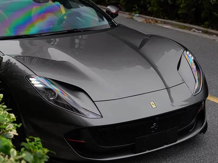 ferrari 812