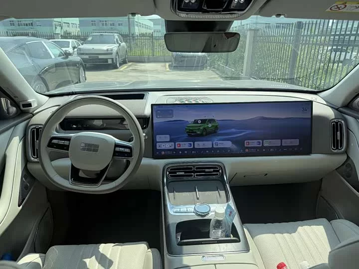 Geely Galaxy M9