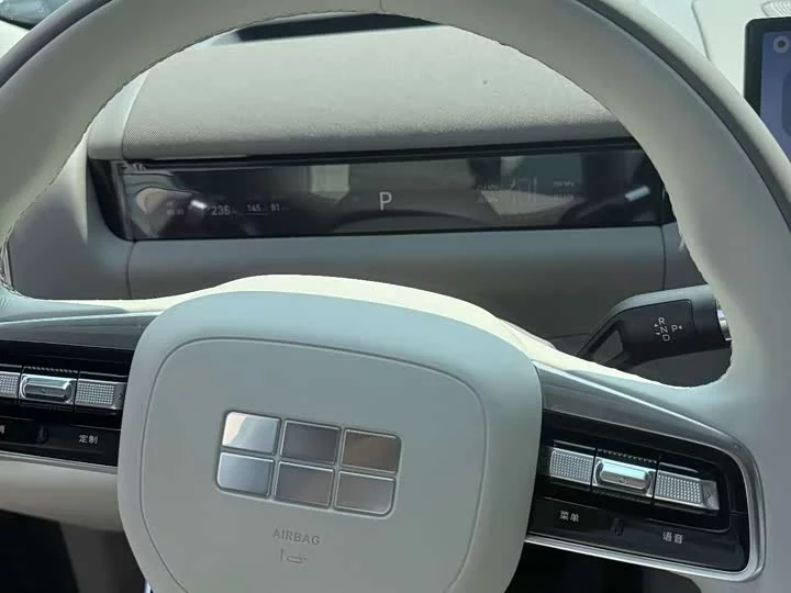 Geely Galaxy M9