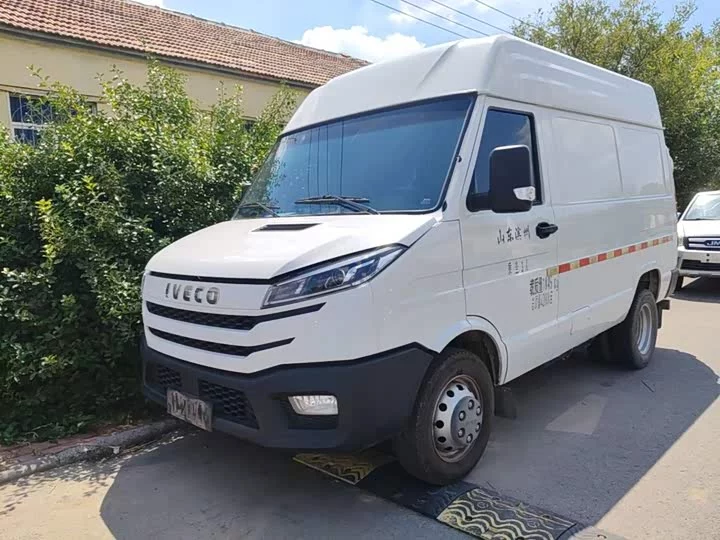 Iveco proud