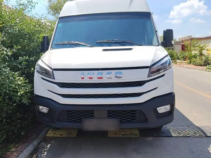 Iveco proud