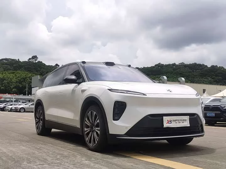 NIO ES8