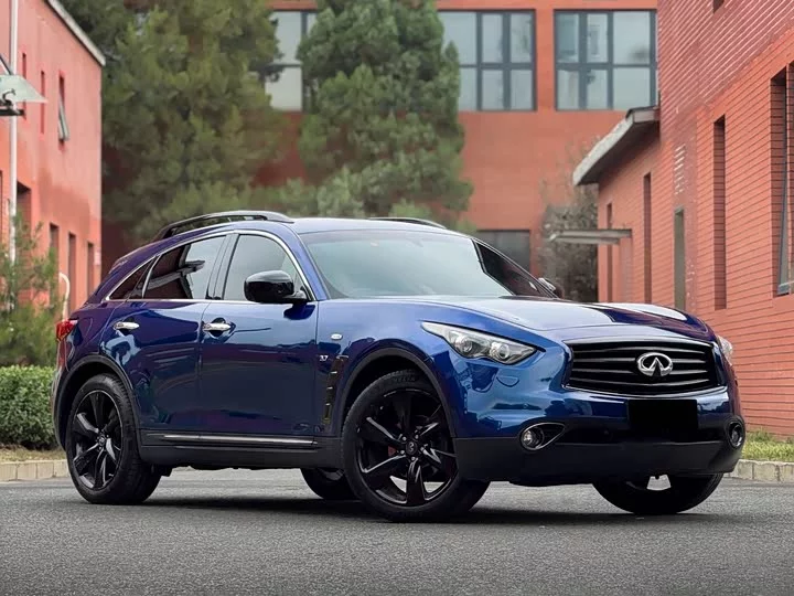 Infiniti QX70