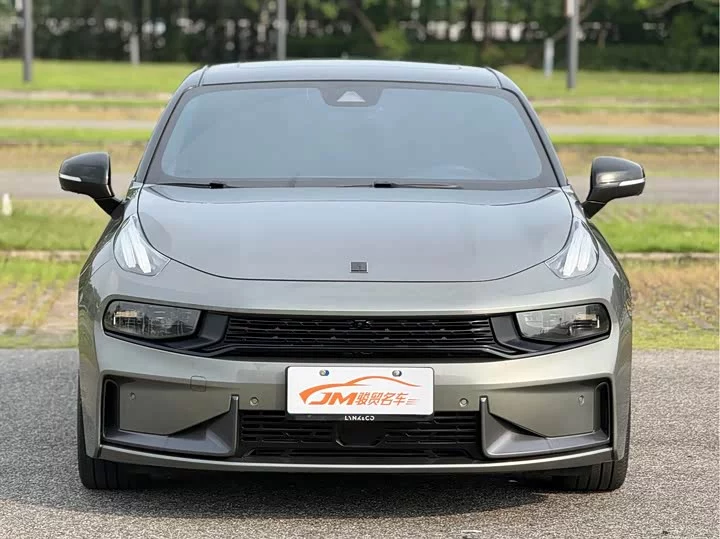 Lynk & Co 03