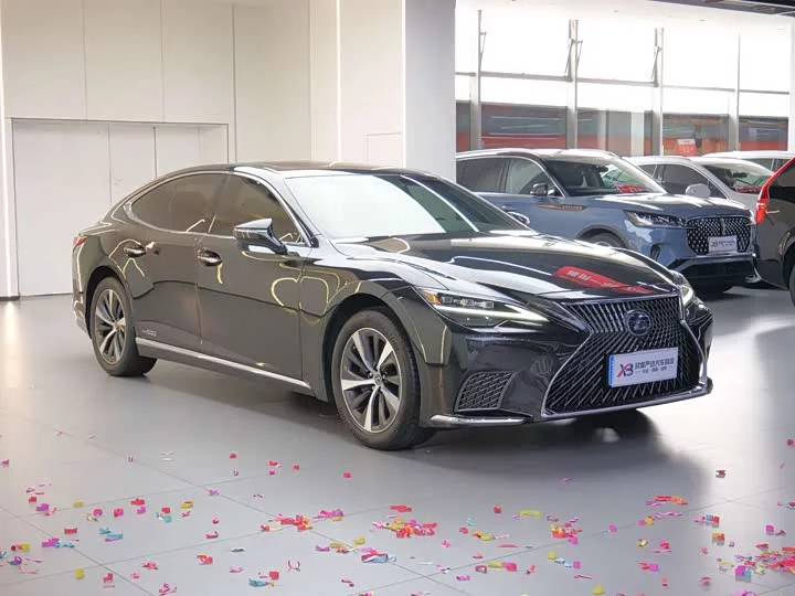Lexus LS