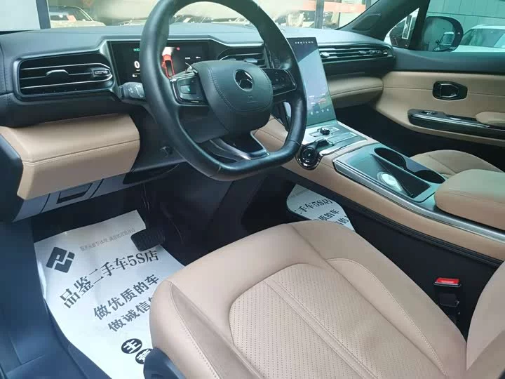 NIO ES6