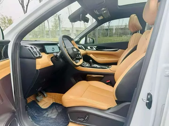 Geely Boyue L