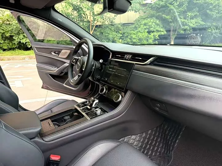 Jaguar XFL