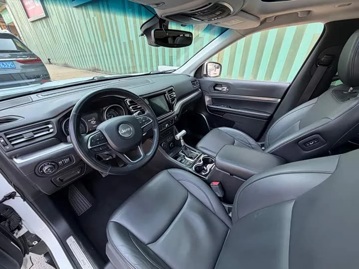 Jeep commander
