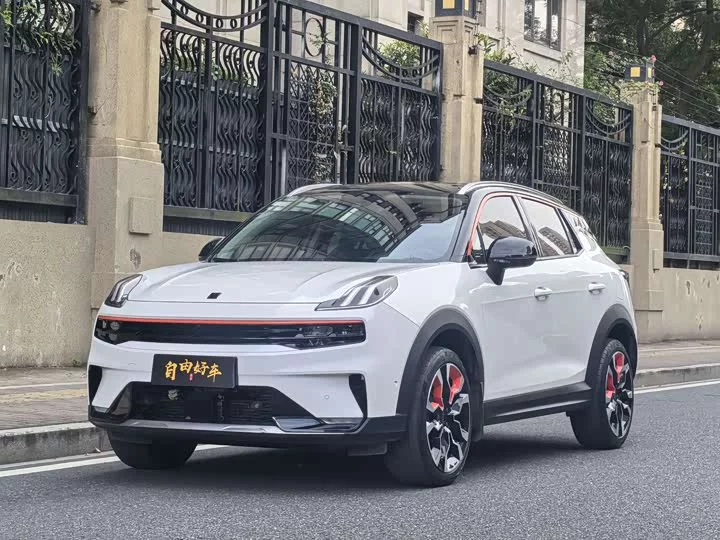 Lynk & Co 06
