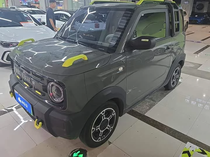 Geely panda