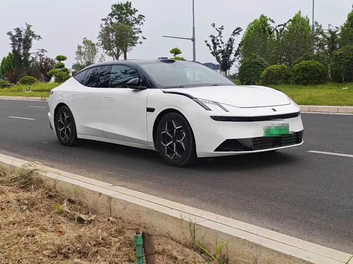 Lynk & Co 10