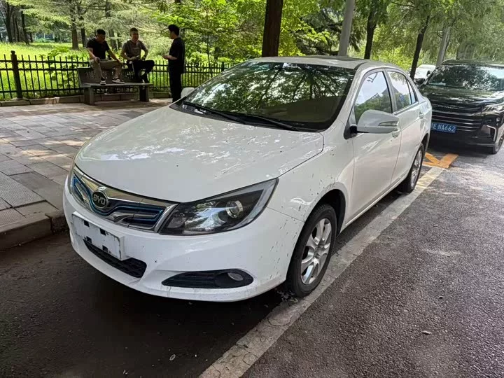 BYD e5