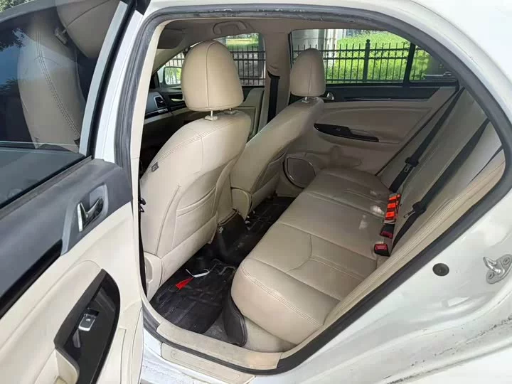 BYD e5