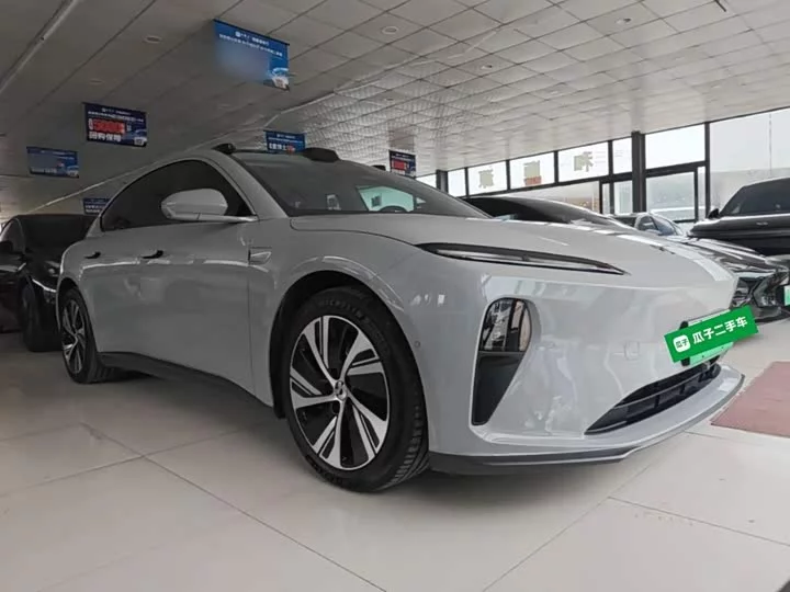 NIO ET5