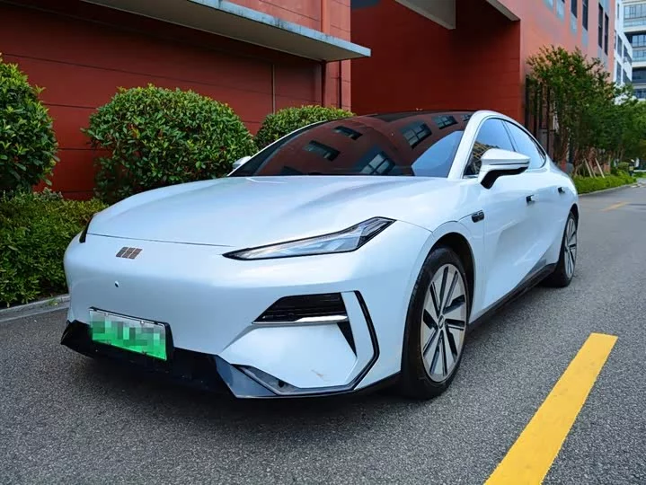 Geely Galaxy E8