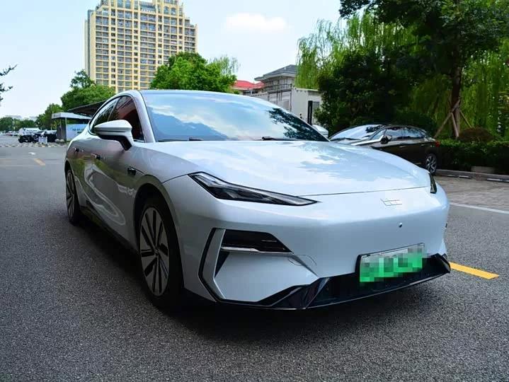 Geely Galaxy E8
