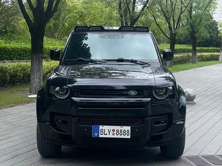 Land Rover guard