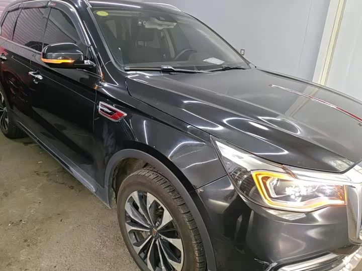 Hongqi HS7