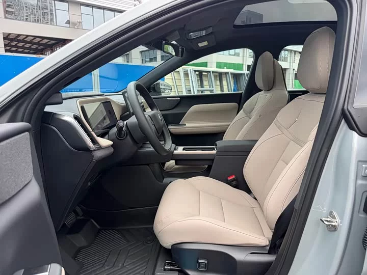 Volvo XC70 plug-in hybrid