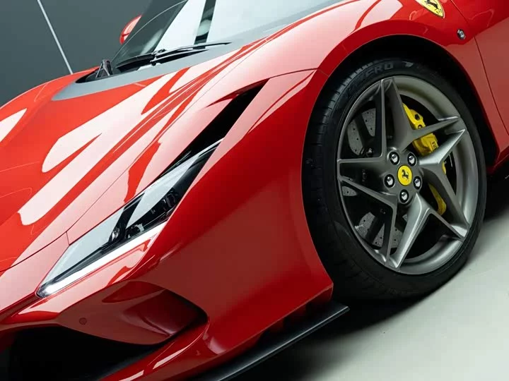 ferrari F8
