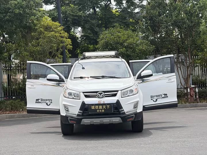 BAIC S3
