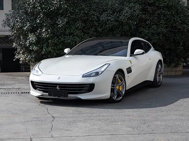 ferrari GTC4Lusso