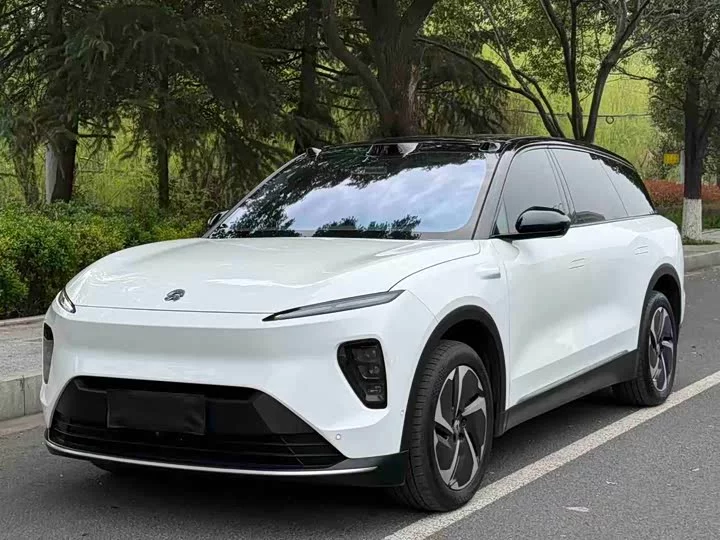 NIO ES8