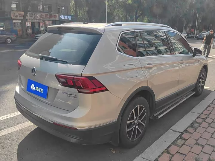 Volkswagen Tiguan L