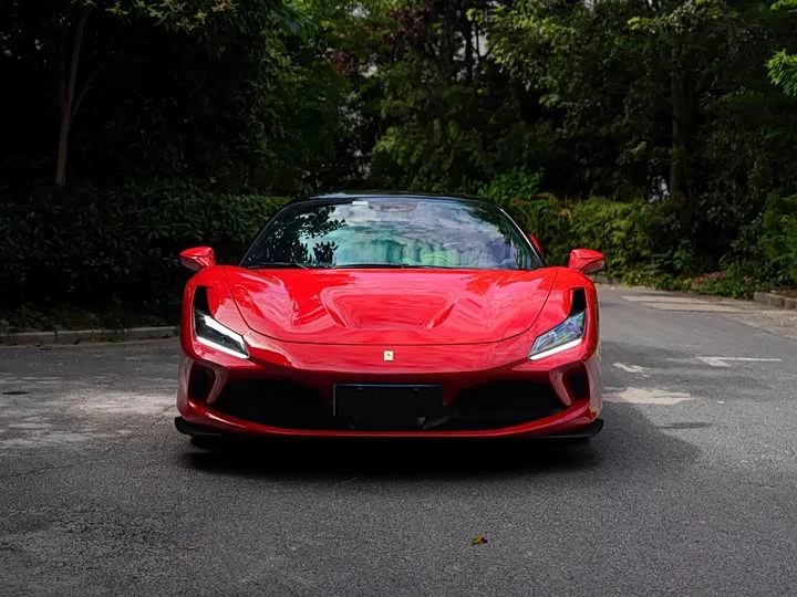 ferrari F8