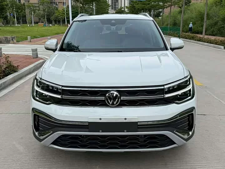 Volkswagen Tharu