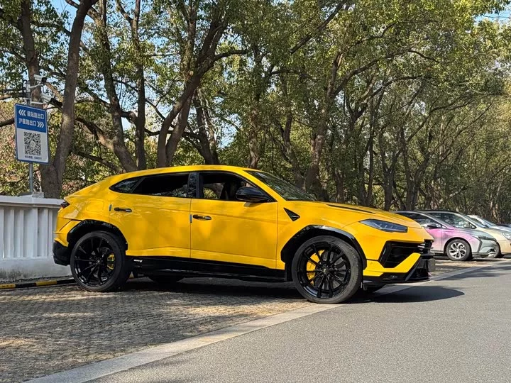 Lamborghini Urus
