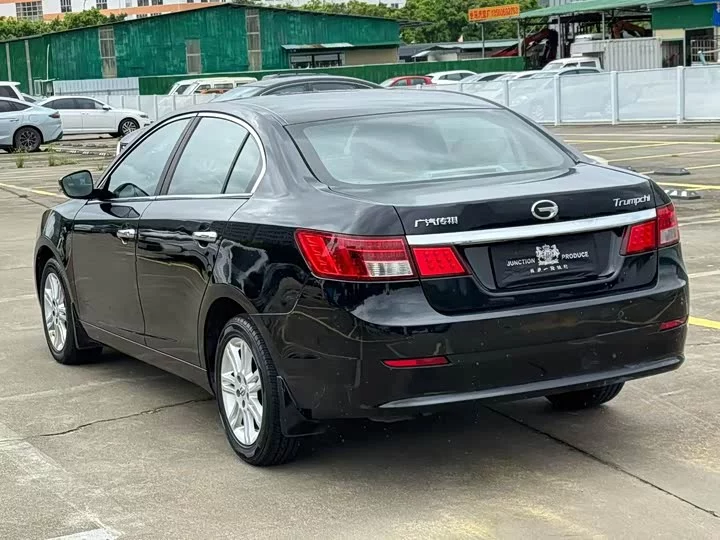 GAC Trumpchi GA5