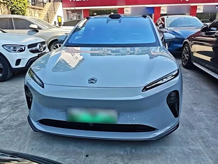 NIO ET5