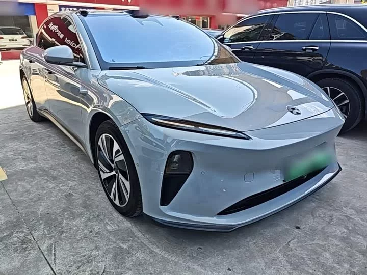 NIO ET5