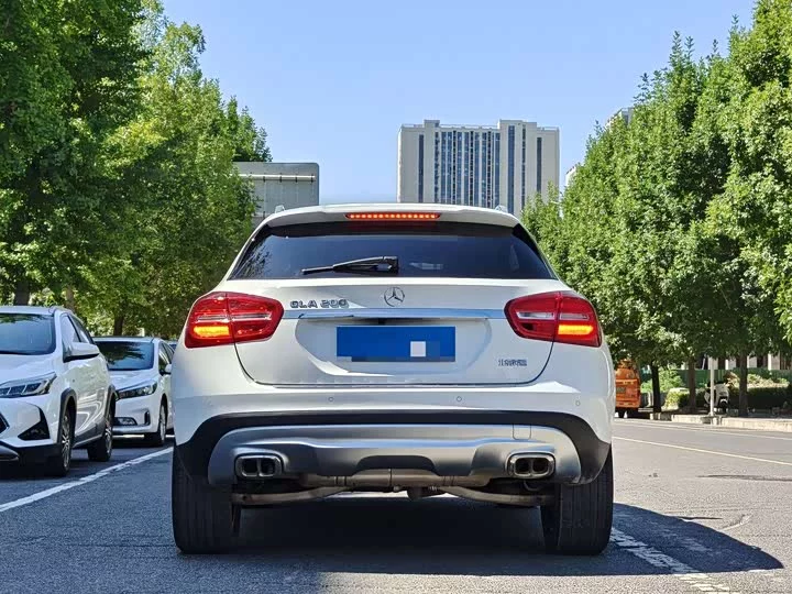 Mercedes-Benz GLA