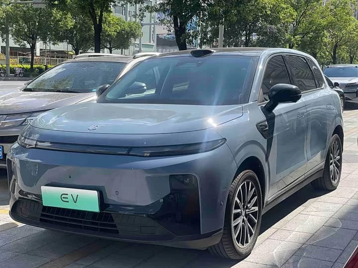 Leapmotor B10