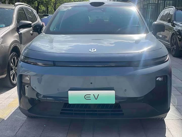 Leapmotor B10
