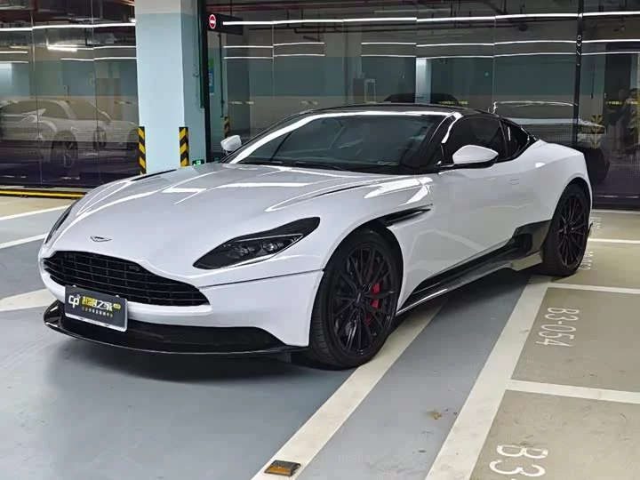 Aston Martin DB11