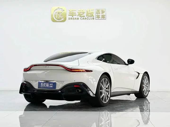 Aston Martin V8 Vantage