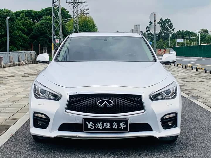 Infiniti Q50L