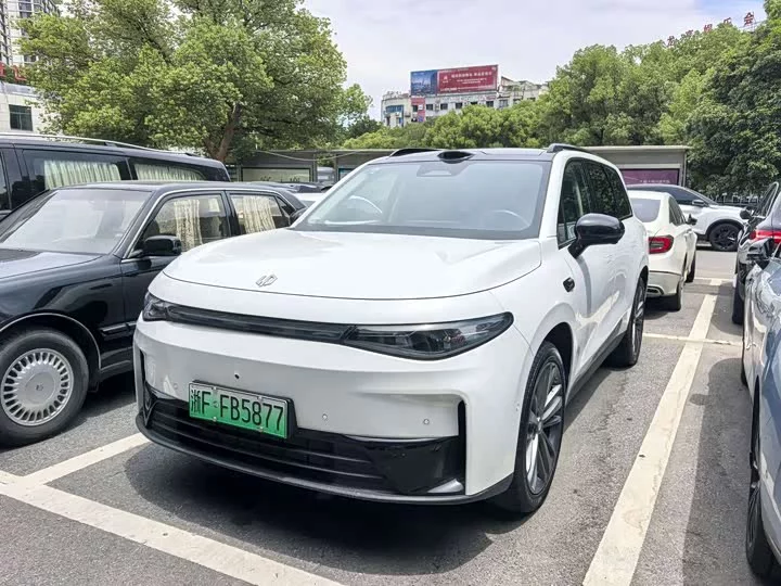 Leapmotor C16