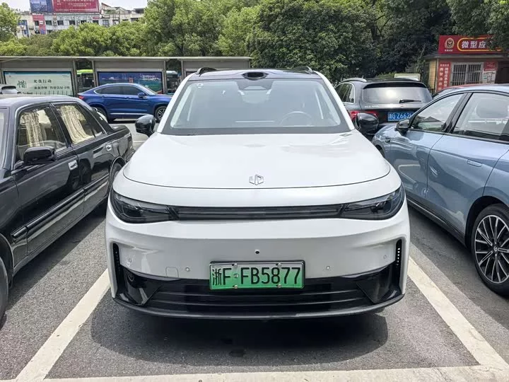 Leapmotor C16