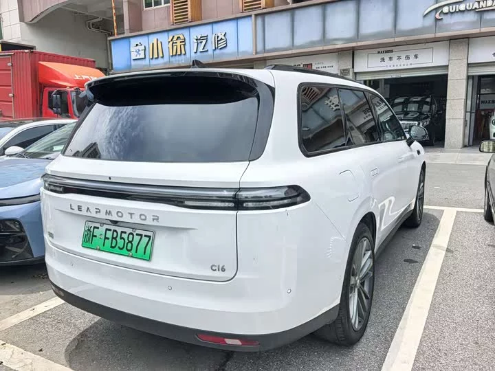 Leapmotor C16