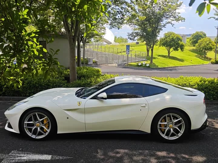 ferrari F12berlinetta