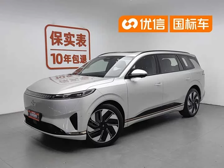 Dongfeng eπ008