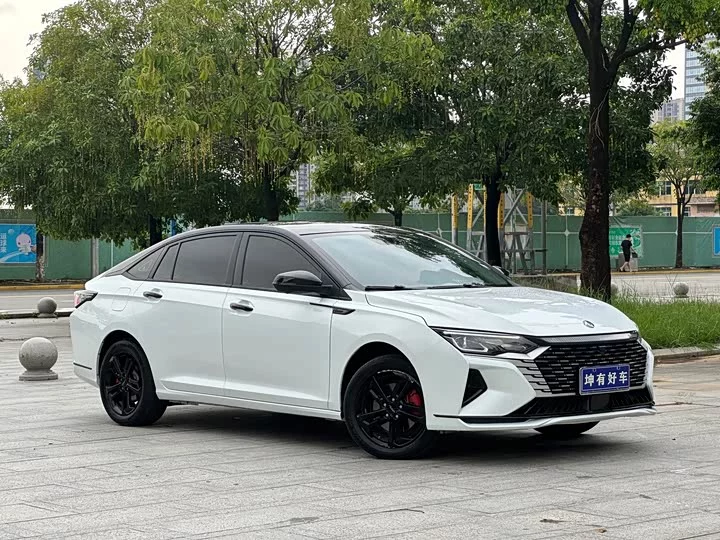 Dongfeng Yixuan MAX