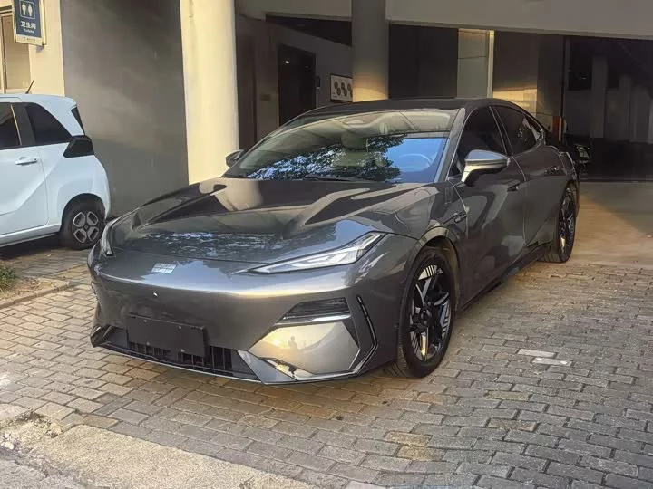 Geely Galaxy E8