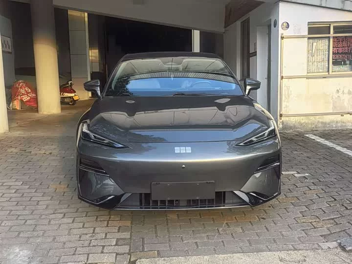 Geely Galaxy E8