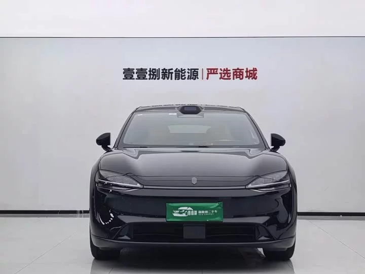 Luxeed R7